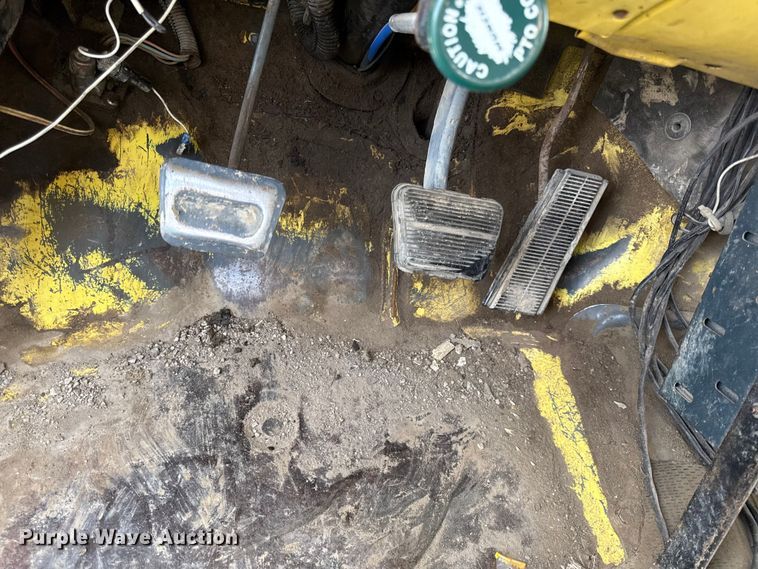 image for item EC4491 1984 GMC C7000 dump truck