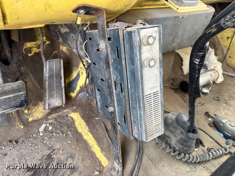 image for item EC4491 1984 GMC C7000 dump truck