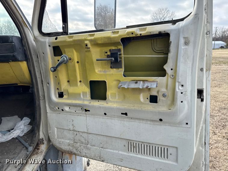 image for item EC4491 1984 GMC C7000 dump truck