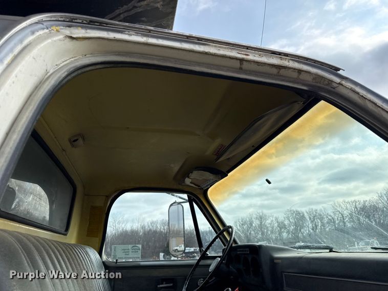 image for item EC4491 1984 GMC C7000 dump truck