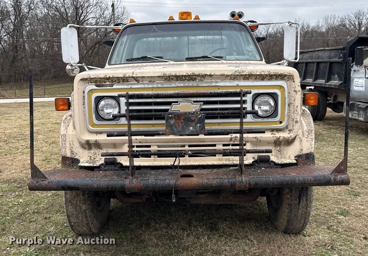 image for item EC4492 1988 Chevrolet C7 winch truck