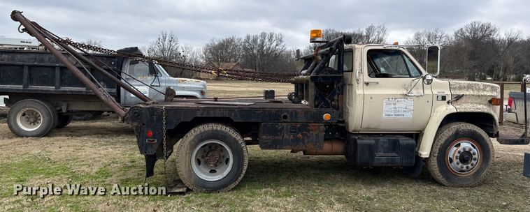 image for item EC4492 1988 Chevrolet C7 winch truck