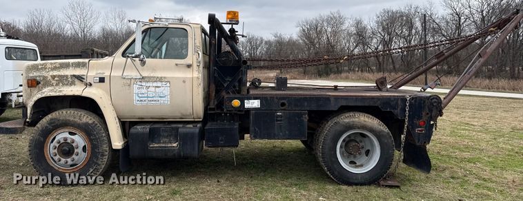 image for item EC4492 1988 Chevrolet C7 winch truck