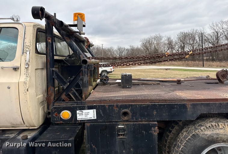 image for item EC4492 1988 Chevrolet C7 winch truck