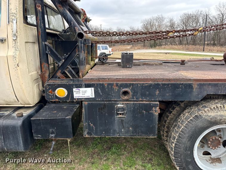 image for item EC4492 1988 Chevrolet C7 winch truck