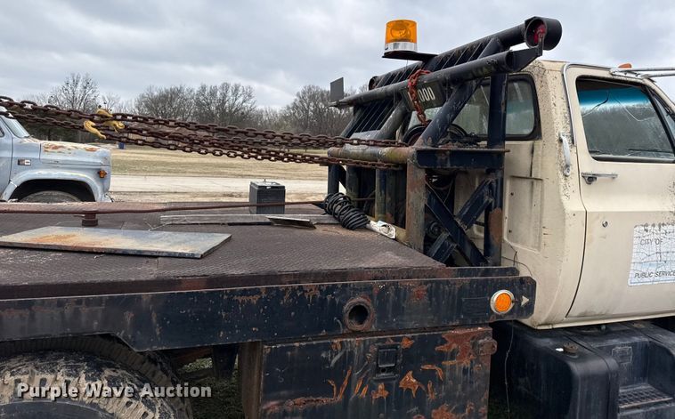 image for item EC4492 1988 Chevrolet C7 winch truck