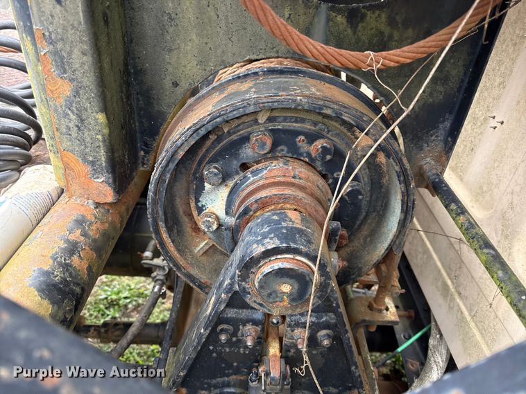 image for item EC4492 1988 Chevrolet C7 winch truck