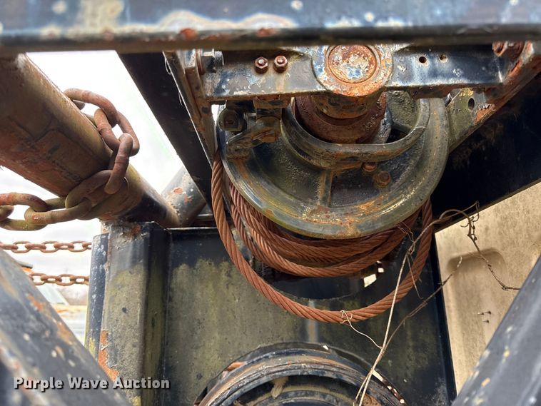 image for item EC4492 1988 Chevrolet C7 winch truck