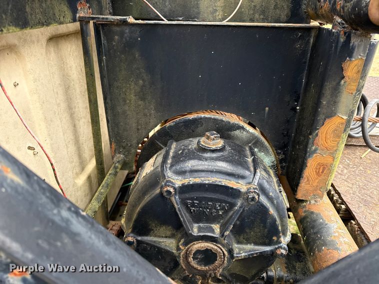 image for item EC4492 1988 Chevrolet C7 winch truck