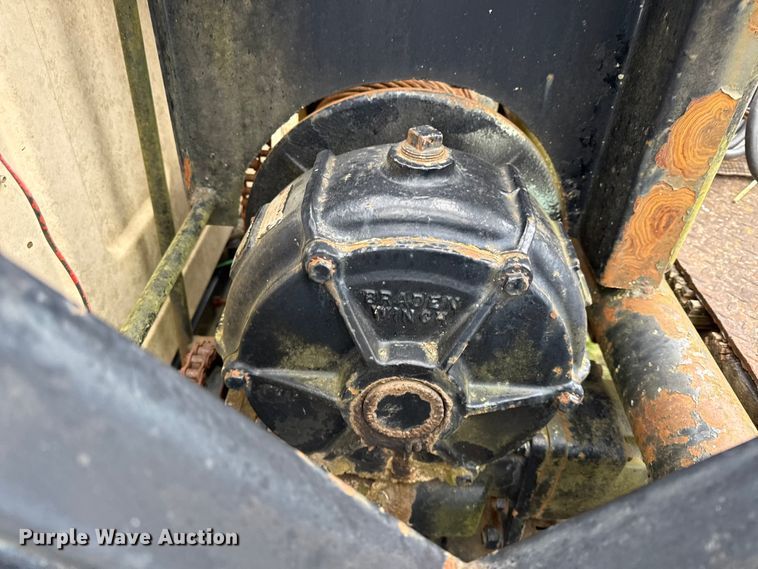 image for item EC4492 1988 Chevrolet C7 winch truck