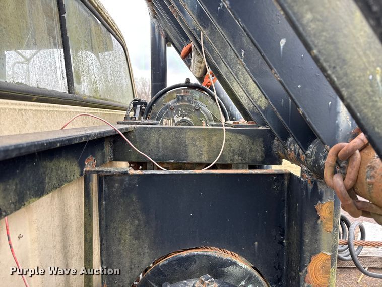 image for item EC4492 1988 Chevrolet C7 winch truck