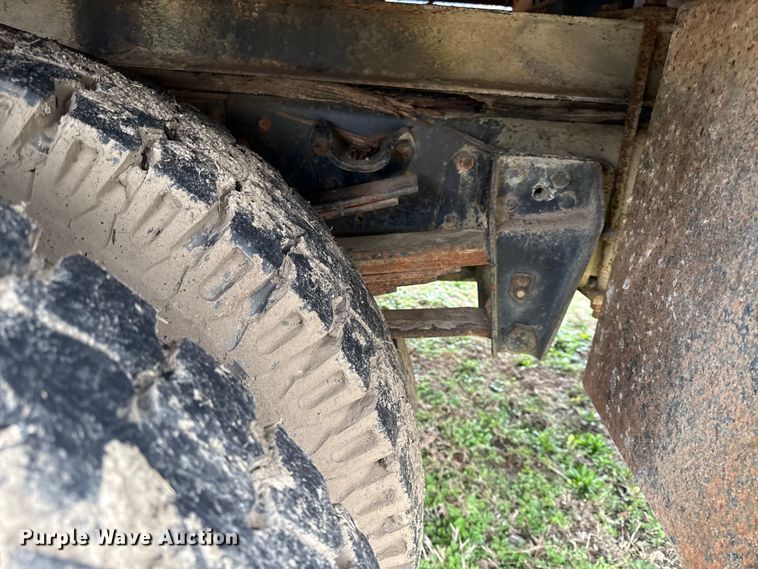 image for item EC4492 1988 Chevrolet C7 winch truck