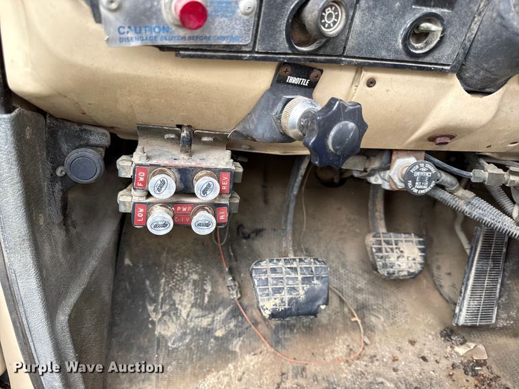 image for item EC4492 1988 Chevrolet C7 winch truck