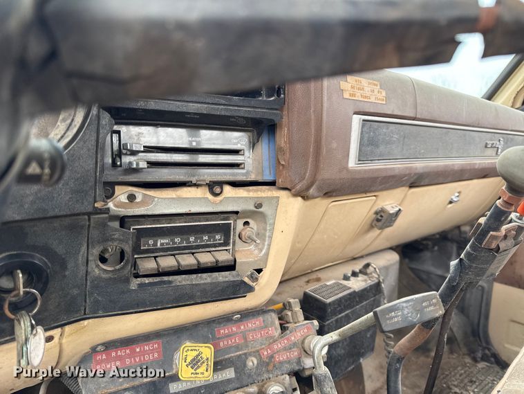 image for item EC4492 1988 Chevrolet C7 winch truck