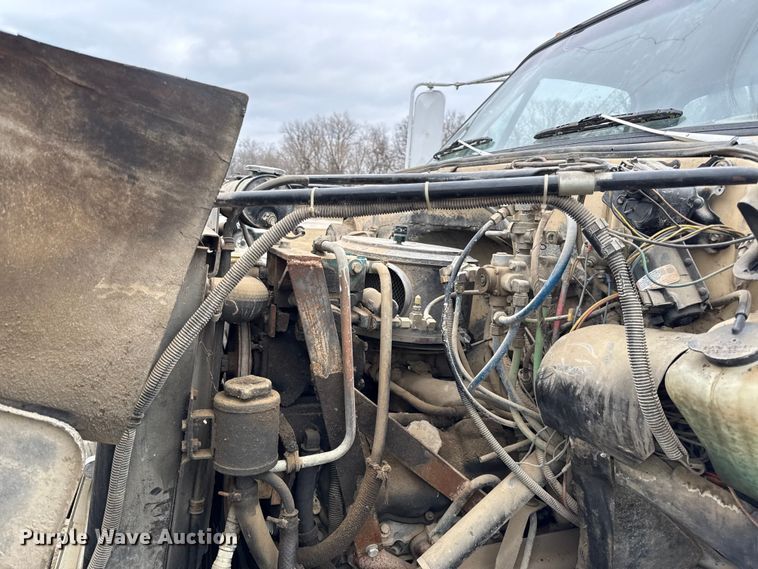 image for item EC4492 1988 Chevrolet C7 winch truck