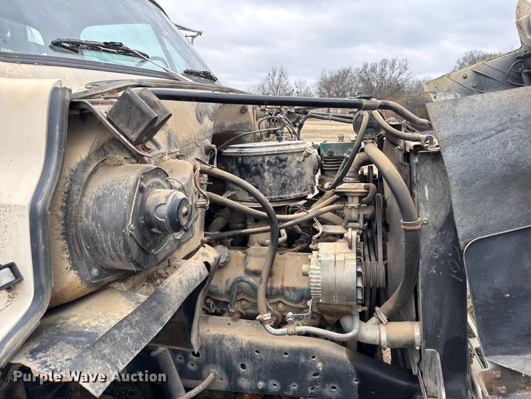 image for item EC4492 1988 Chevrolet C7 winch truck