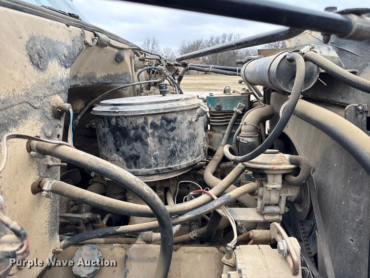 image for item EC4492 1988 Chevrolet C7 winch truck