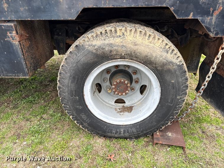 image for item EC4492 1988 Chevrolet C7 winch truck