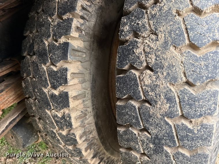 image for item EC4492 1988 Chevrolet C7 winch truck