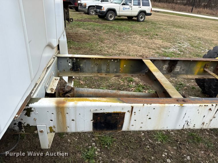 image for item EC4493 1978 International Loadstar 1600 truck cab and chassis