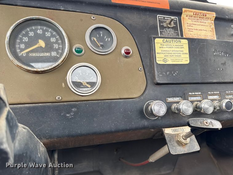 image for item EC4493 1978 International Loadstar 1600 truck cab and chassis