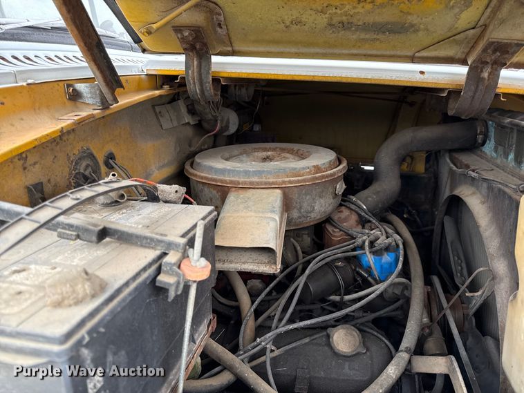 image for item EC4493 1978 International Loadstar 1600 truck cab and chassis