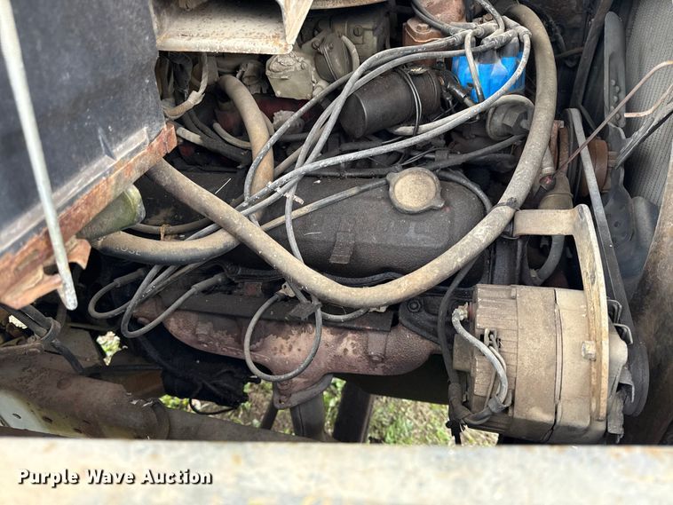 image for item EC4493 1978 International Loadstar 1600 truck cab and chassis