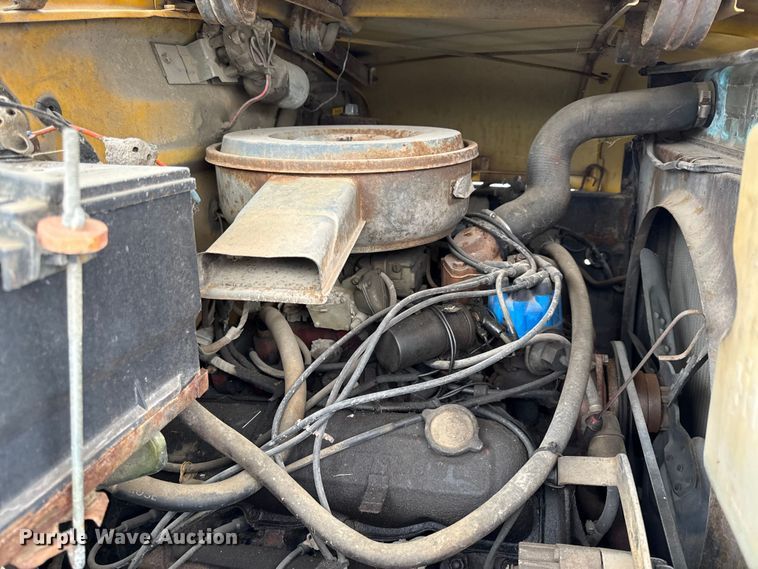 image for item EC4493 1978 International Loadstar 1600 truck cab and chassis