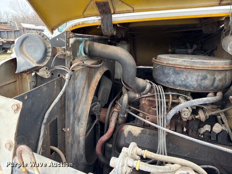 image for item EC4493 1978 International Loadstar 1600 truck cab and chassis