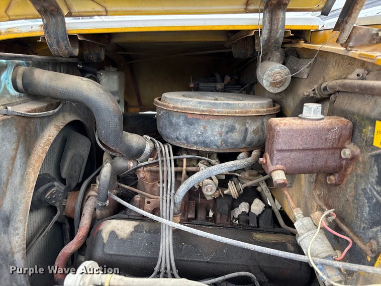 image for item EC4493 1978 International Loadstar 1600 truck cab and chassis