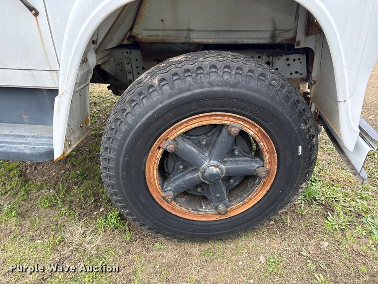 image for item EC4493 1978 International Loadstar 1600 truck cab and chassis