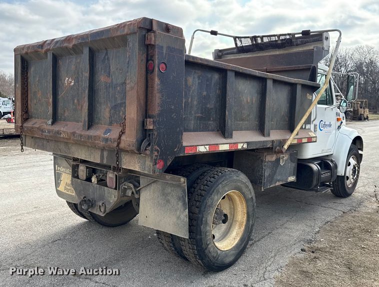 image for item EC4494 2000 International 4700 dump truck