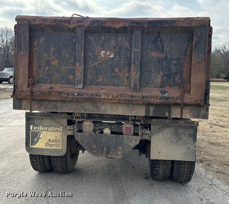 image for item EC4494 2000 International 4700 dump truck