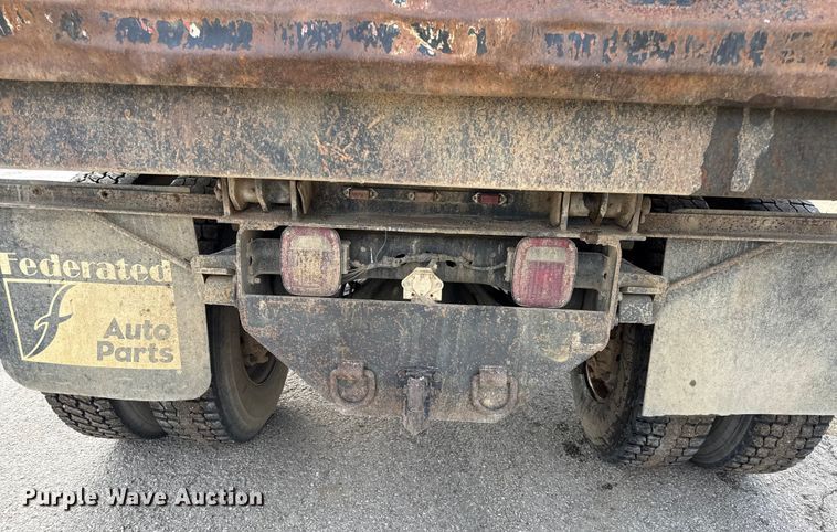 image for item EC4494 2000 International 4700 dump truck