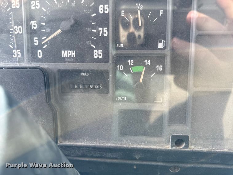 image for item EC4494 2000 International 4700 dump truck