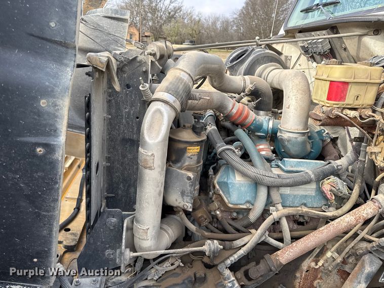 image for item EC4494 2000 International 4700 dump truck