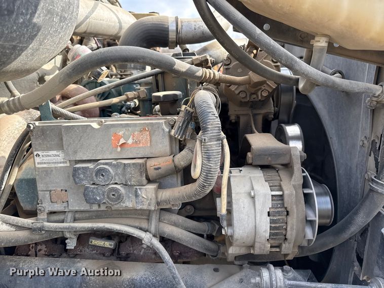 image for item EC4494 2000 International 4700 dump truck