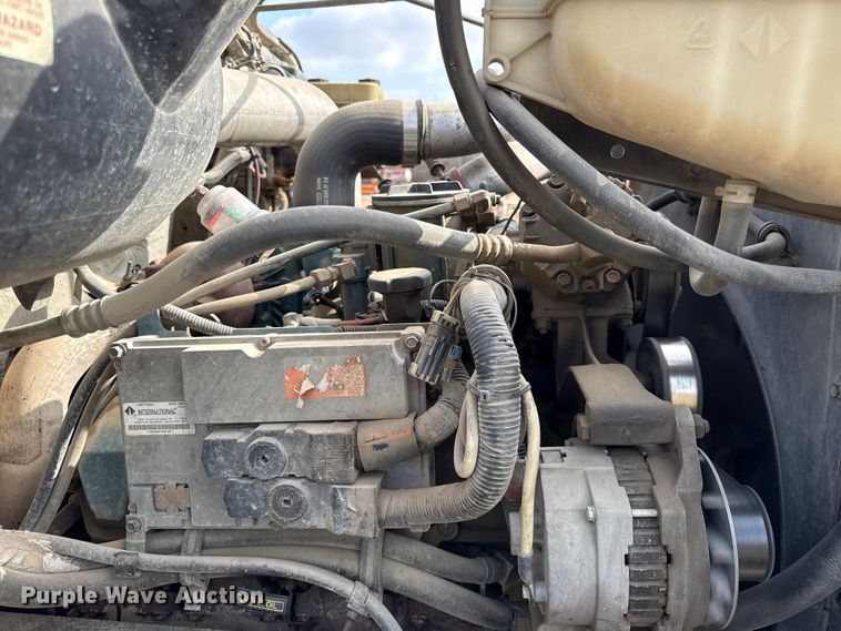 image for item EC4494 2000 International 4700 dump truck