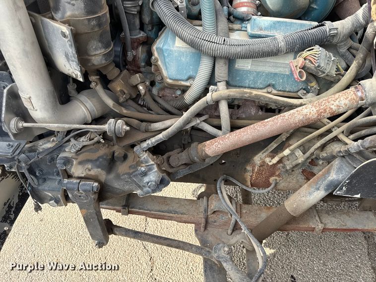 image for item EC4494 2000 International 4700 dump truck