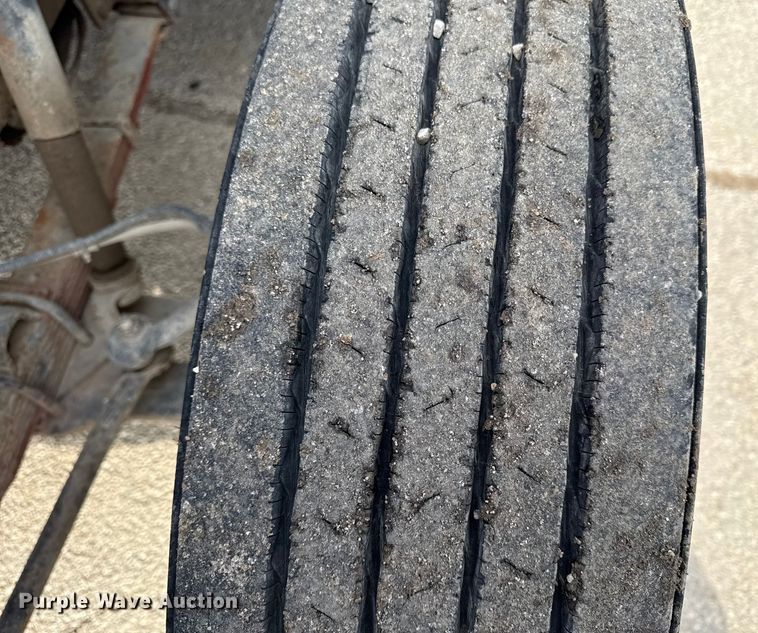 image for item EC4494 2000 International 4700 dump truck