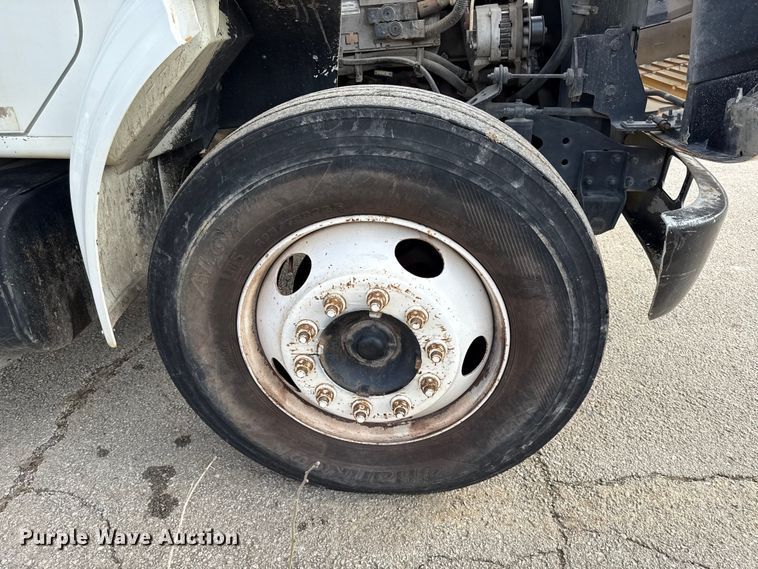 image for item EC4494 2000 International 4700 dump truck