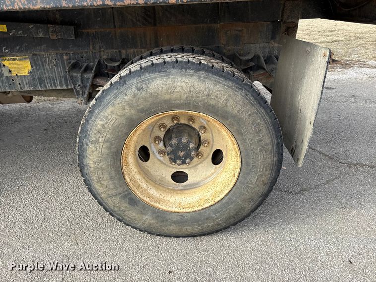 image for item EC4494 2000 International 4700 dump truck