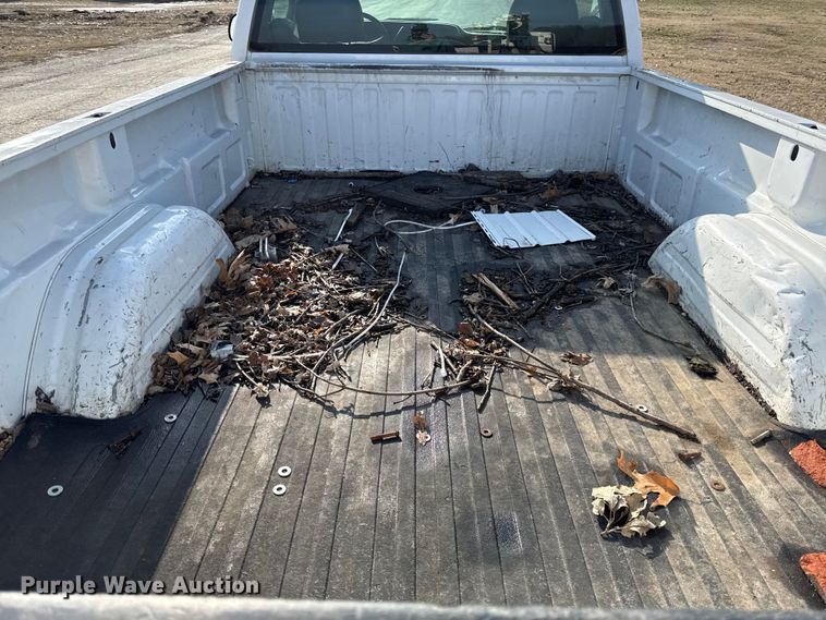 image for item EC4495 2002 GMC Sierra 1500 pickup truck