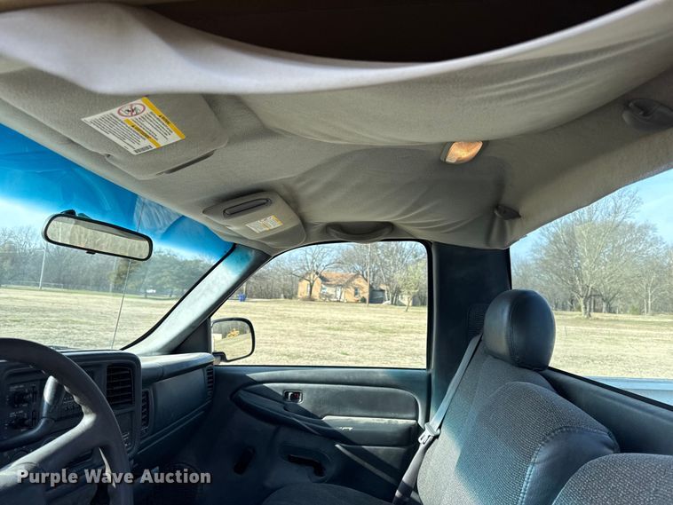 image for item EC4495 2002 GMC Sierra 1500 pickup truck