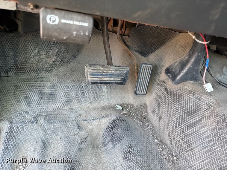 image for item EC4495 2002 GMC Sierra 1500 pickup truck