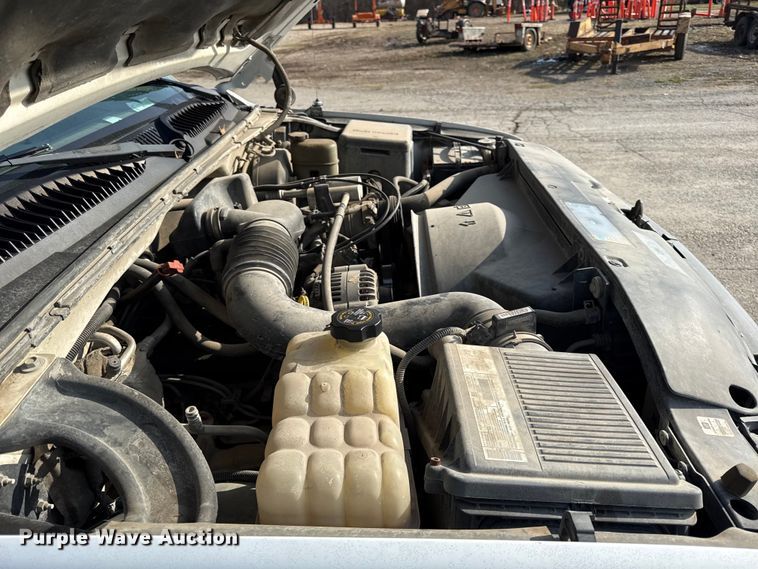 image for item EC4495 2002 GMC Sierra 1500 pickup truck