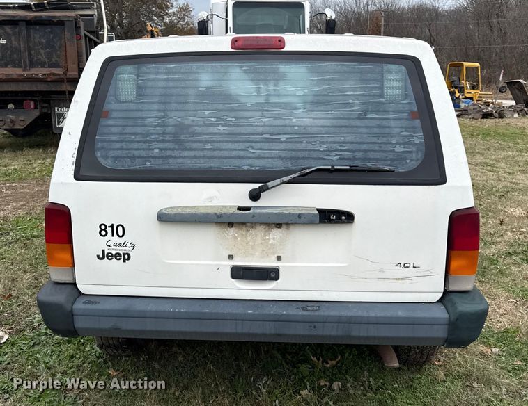 image for item EC4498 1997 Jeep Cherokee SUV