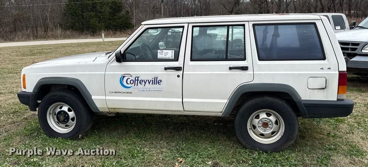 image for item EC4498 1997 Jeep Cherokee SUV