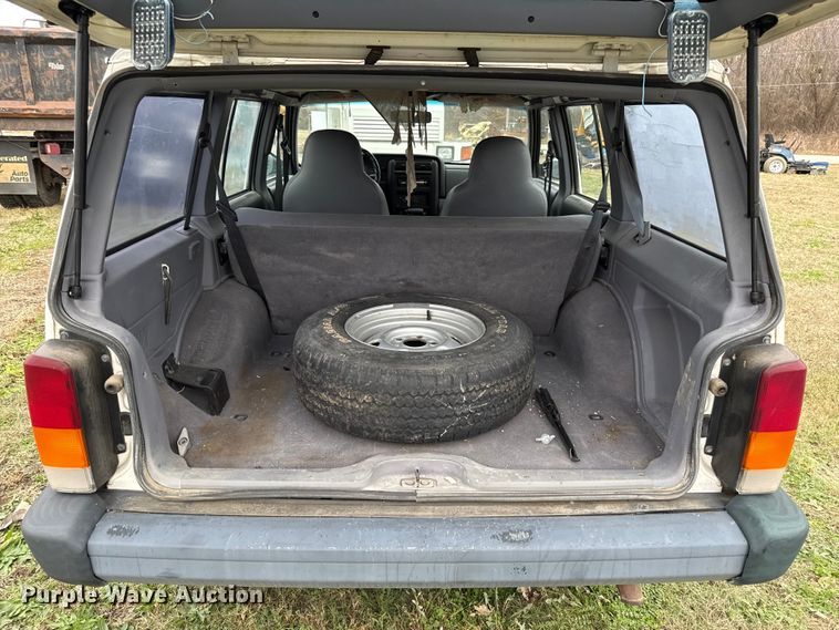 image for item EC4498 1997 Jeep Cherokee SUV