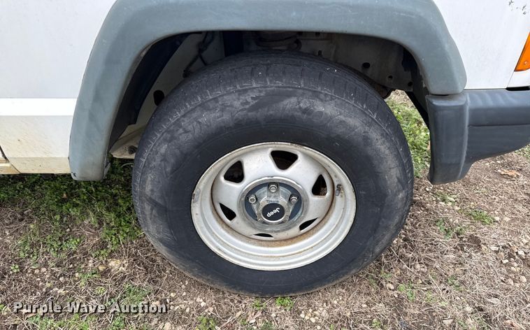 image for item EC4498 1997 Jeep Cherokee SUV